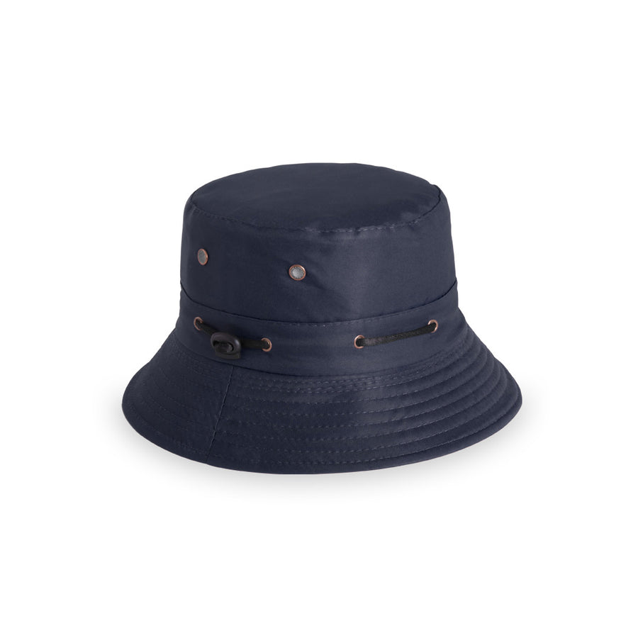 G4599 Cappello con fori