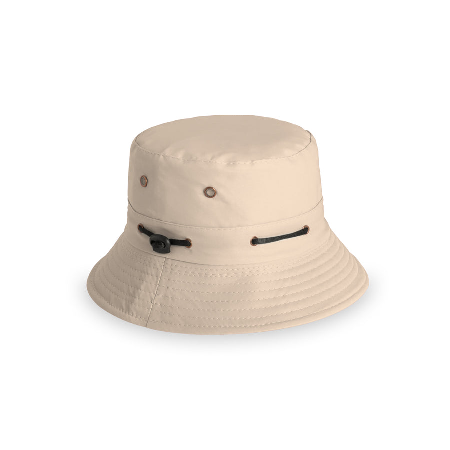 G4599 Cappello con fori